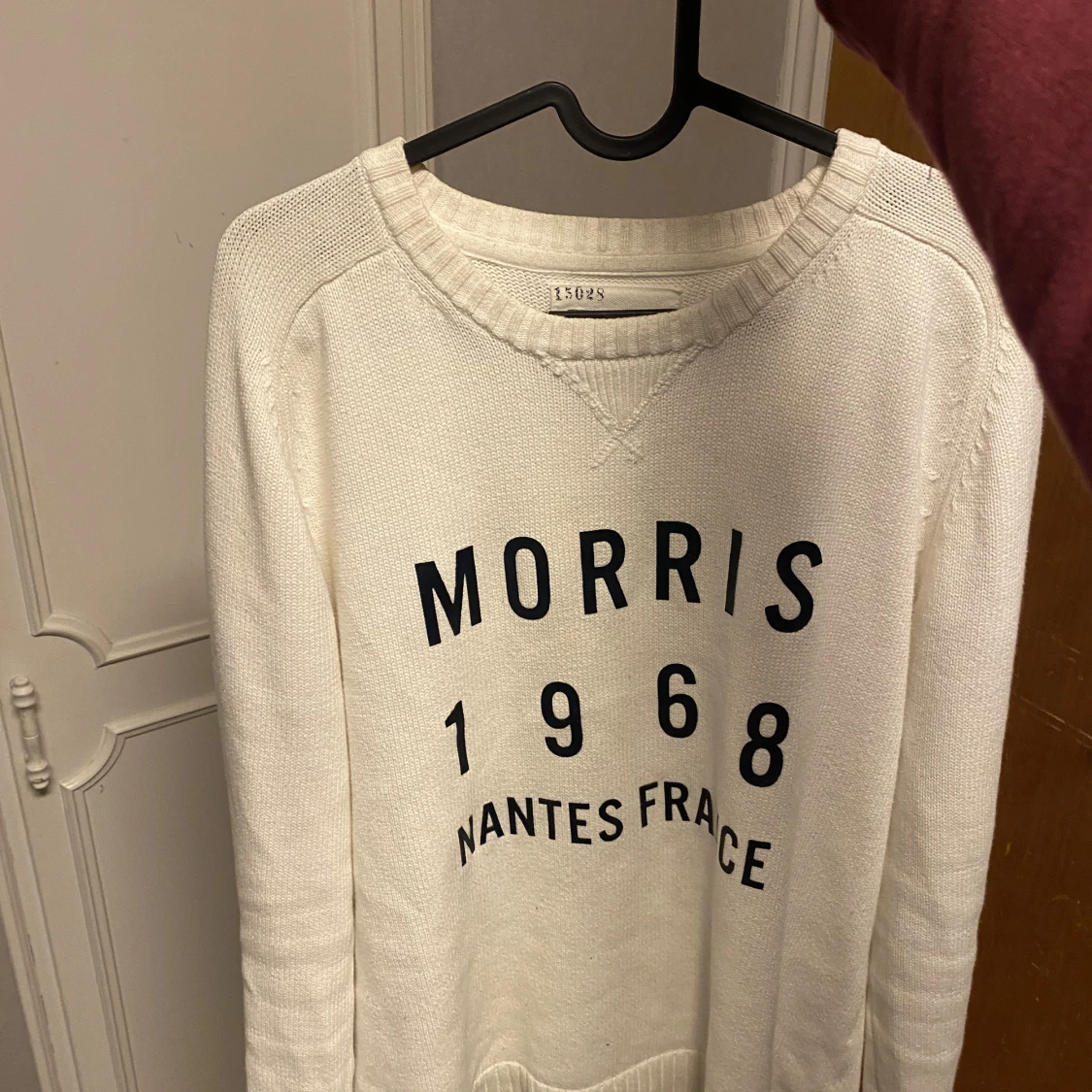 Stickad Morris crewneck