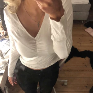 Vit tröja  - Vit tröja🤍