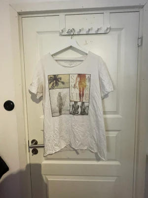 T-shirt - Säljer denna as coola t-shirt med olika kvinnor 