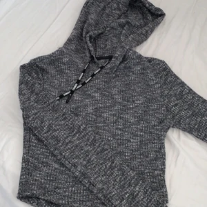 Stronger tröja  - En jättefin stronger tröja som tyvärr inte passar längre, den är i jättefint skick och den är i storlek Xs 