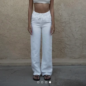 Adsgn linnebyxor  - SÖKER dessa i storlek S. Antingen om jag kan köpa eller om någon vill byta sina i S mot mina i XS. Hör gärna av er, kraaam<333