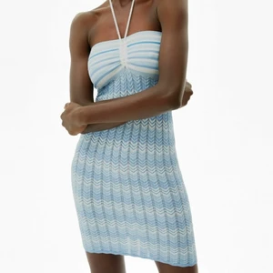 Bershka klänning - intressekoll på denna drömmiga sommarklänning från Bershka!!! 🦋🐬🐠 KLÄNNINGEN FINNS KVAR! Bara att skriva till mig om ni undrar något 🥰