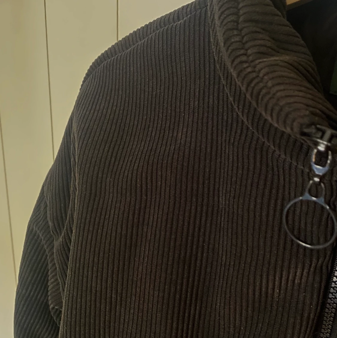 Puffer jacka i Manchestertyg  - 90