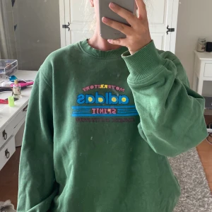 Adidas collegetröja  - Vintage college tröja från adidas, limited tryck. 