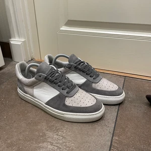 Filippa K Skor - Filippa K skor som knappt är använda. Kostar 2600kr nya säljer för 700