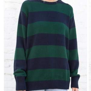 Jag säljer denna brandy mellvie tröja pga att jag inte använder den så mycket, den heter brianna cotton thick stripe sweatshirt på hemsidan! Den är nästan helt oanvänd:) (inte säker på fraktkostnaden)