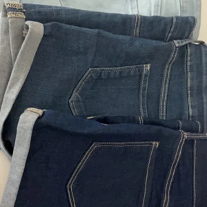 H&M - Jag säljer dessa pga att de är för små och jag gillar inte lågmidjade shorts. Har haft dom länge men har aldrig använt dom. Har bara använt de ljusaste en gång. Kostnaden kan diskuteras. Alla för 150kr och 60kr för enstaka✨