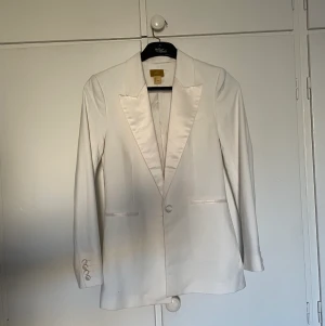 Kavaj - Chic casual kavaj från HM str 34. 