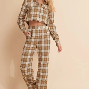 Kofta/tröja - Säljer denna överdel till detta sett. Den är från Misslisibells kollektion med nakd. Bra skick då den knappt är använd. Köparen står för frakt, endast swish❤️❤️