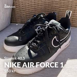 Nike Air Force 1 Low. Storlek 40,5. Mycket bra skick. 