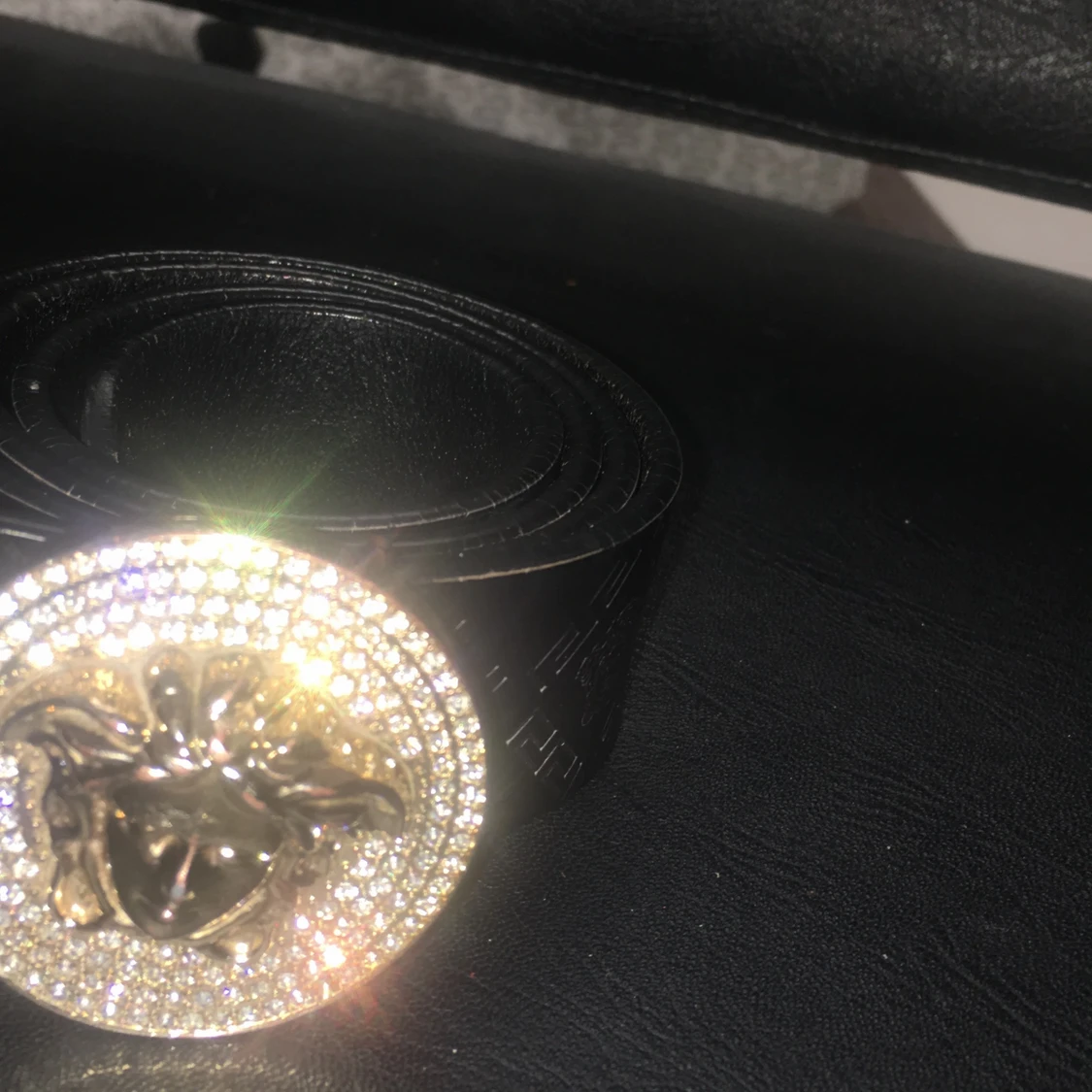 En versace bälte med diamanter  - 91