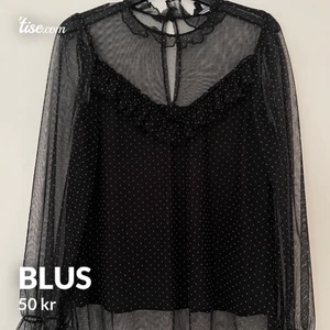 Blus i storlek S - Aldrig använd.