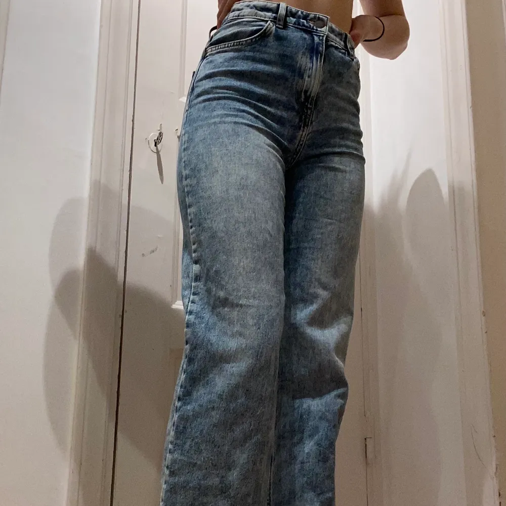  Blåa raka jeans från Lindex i storlek 158. Säljer eftersom att jag inte gillar längden (är 169cm). . Jeans & Byxor.