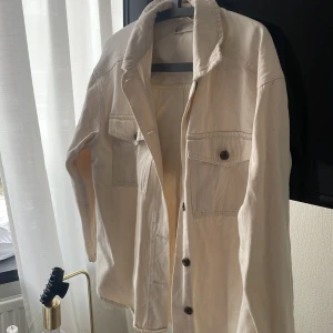 Sommarkappa  - Snygg jeans kappa ifrån ginatriot! Inga defekter 