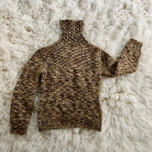 Polo från Dolce & Gabbana  - Snygg stickad polotröja från Dolce & Gabbana. Vintage Storlek S