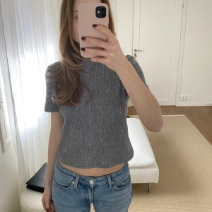 T-shirt  - Simpel och skön (!!) T-shirt som passar till det mesta 👍👍