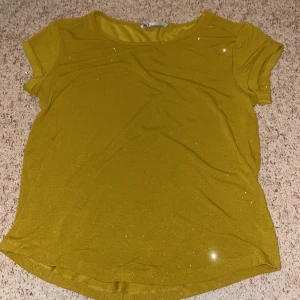 PBO - Säljer nu min PBO t-shirt pga att jag har en mer ”grabbig” stil och därför gillar jag den inte💕helt oanvänd och presic som ny