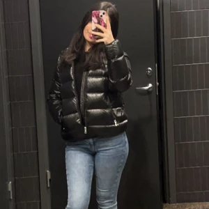 Colmar Jacka - Har haft den i några gånger.Köpt på zalando. Man får kvittot och galge med.