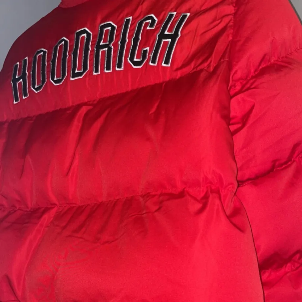 HOODRICH OG stellar jacket Size: S Never worn to short sleaves for me Only english. Jackor.
