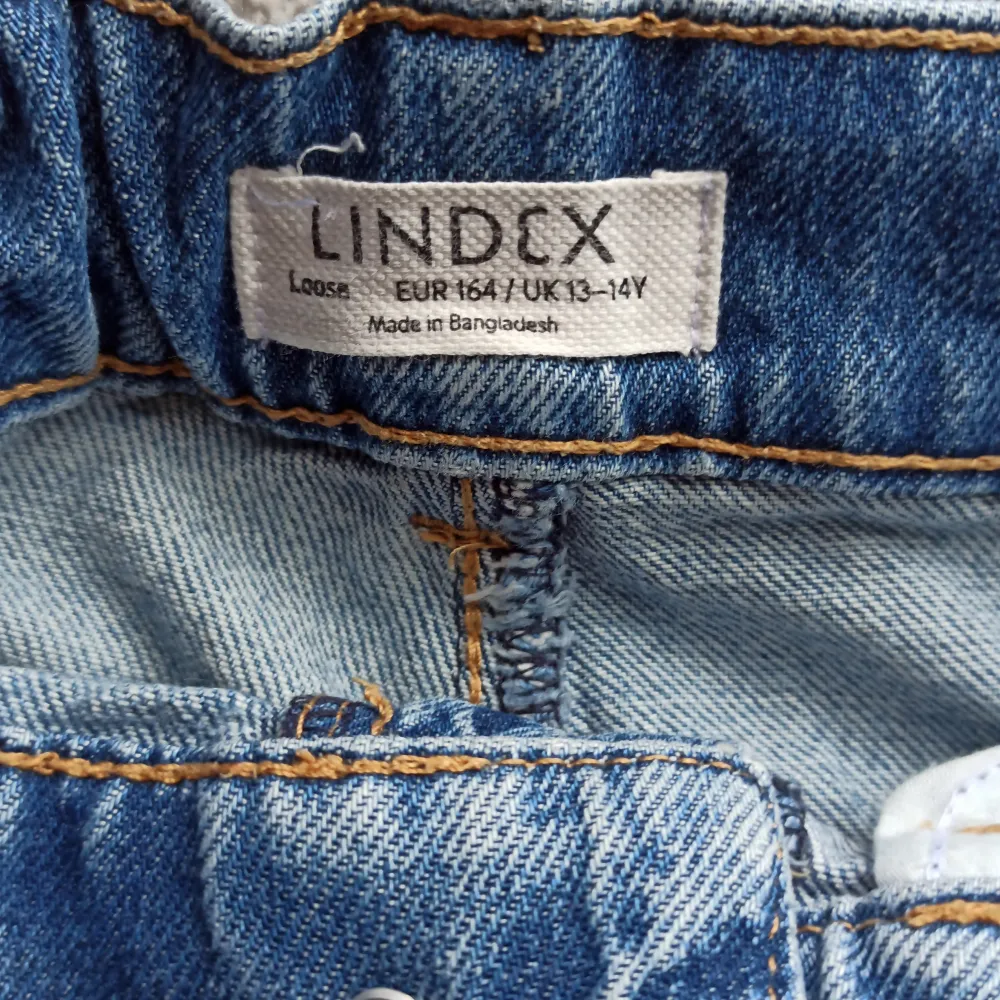 Storlek 164, lite av tunnare jeans, från Lindex.. Jeans & Byxor.