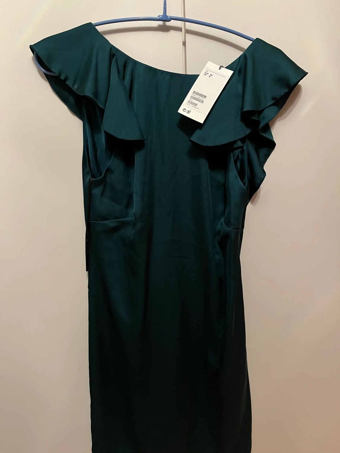 Smaragdgrön satinklänning! - 90