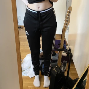 Adidas mjukis!  - Sköna adidas mjukisbyxor! Pris kan diskuteras!💕