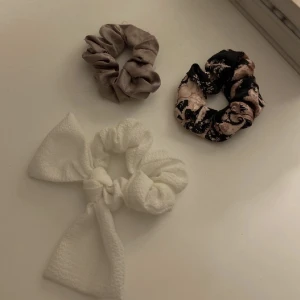 Hårsnoddar  - Alla för 10kr