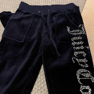 Juicy couture - Fick dessa som present, passar ej mig då jag har gått upp i vikt 