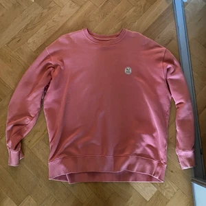 Nudie Jeans Tröja - Skick 9/10. Oversize modell. Passar L.