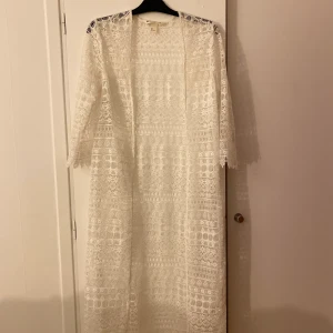 H&M x Coachella - Spets cardigan från H&M x coachella lollektionen i storlek S 