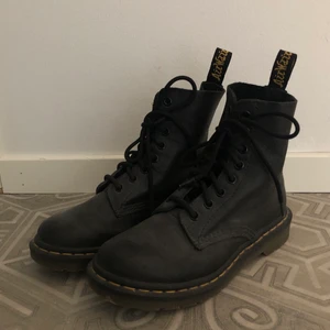 Dr. Martens - Säljer mina Dr Martens! Använda fåtal gånger ❤️