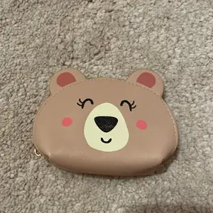 Plånbok som ser ut som en björn