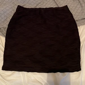 Svart tajt kjol - Säljer denna svarta tajta kjolen eftersom att den inte kommer till användning! 