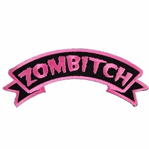 Zombitch Patch Kreepsville 666 - Nice patch att stryka på för pimpa upp ett gammalt plagg eller väska ifrån Kreepsville 666. Nytt och oanvänt så klart. Nypris 49kr.  Vanlig frakt går på 13kr. Se allmän info på sista bilden.