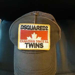 Dsquared2 keps canada logo - Används inte längre. Äkta. Något solblekt  Kan mötas upp i Göteborg!