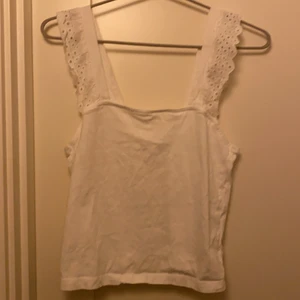 Vit topp  - Söt topp från h&m💗