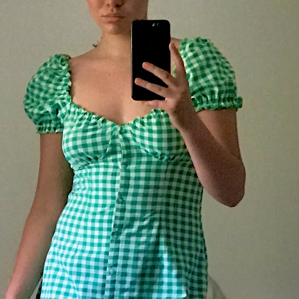 Grön rutig klänning från hm!💫. Klänningar.