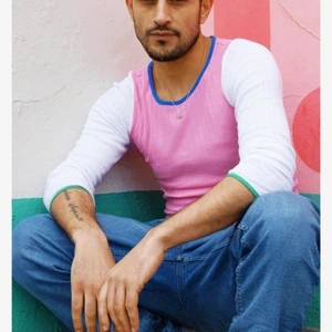 Tröja Mads nørgaard  - Jättefin tröja från Mads Nørgaards köpt i Köpenhamn cirka 6 månader sen. Kommer inte till användning ”längd regular”. Limited edition så finns ej längre unisex modell   Nypris 400kr