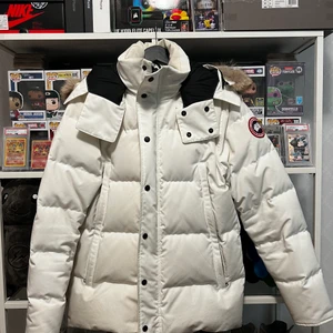 Canada Goose Wyndham - 8/10 skick. Medium från 2021