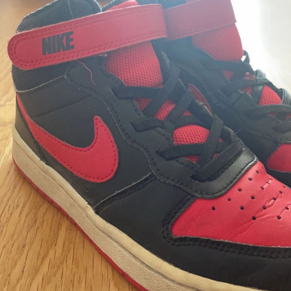 Röd Nike skor - Skor | Plick Second Hand