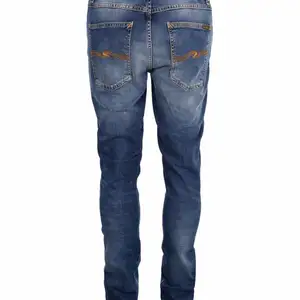 Nudie jeans för endast 500kr (Nypris 1500kr). Nudie jeans kan lämnas in till butik och lagas helt kostnadsfritt vid varje tillfälle dem skadas.