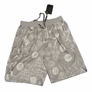 Nya Nike shorts strl Xlarge  - Tränings shorts från Nike Ny och snygga Fraktfritt 