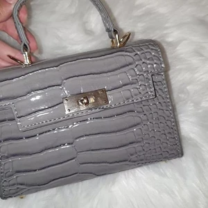 Väska - Väska är ny jag invänd inte den 