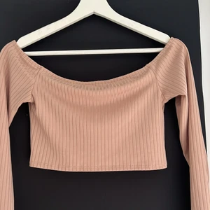 Topp från nelly - Använt 5 ggr, har den också i vitt