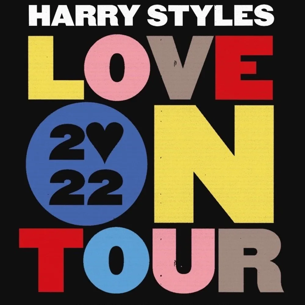 Säljer två Harry styles biljetter till konserten här i Stockholm den 29 Juni! Jag säljer två biljetter, säljer en biljett för 550kr och båda för 1100kr! Biljetterna överförs via Stockholm Live appen! Kontakta mig vid intresse🦋🦋. Övrigt.
