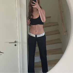 Låga i midjan  - Säljer mina skit snygga populära Dickies 864byxor. Storlek W31/L32. Säljer vid ett okej bud🥰
