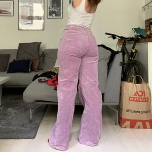 Wide leg manchester byxor - Så snygga byxor slm ej kommer till användning längre. Superfint skick! Nypris 300kr