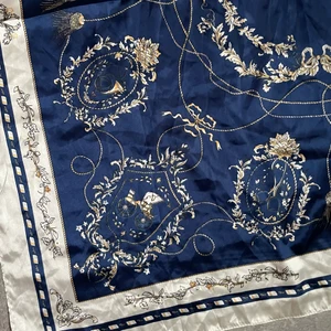 Stor Blå silk scarf - Finaste pattern, helt ny. 