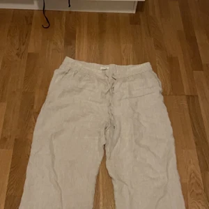 Linnebyxor  - Linnebyxor från hm köpta förra året.