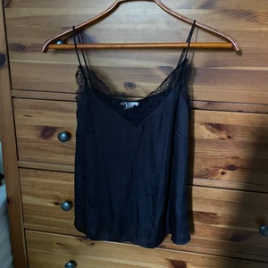 Svart linne - Svart linne köpt secondhand!